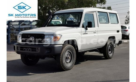 Ra Imported Toyota Land Cruiser funfun Ọkọ̀ in Import - Dubai ni Ashanti Ra Imported Toyota Land Cruiser funfun Ọkọ̀ in Import - Dubai ni Ashanti