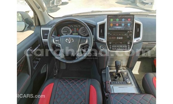 Buy Import Toyota Land Cruiser White Car in Import - Dubai in Ashanti Buy Import Toyota Land Cruiser White Car in Import - Dubai in Ashanti