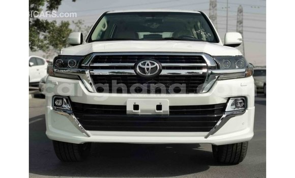 Ra Imported Toyota Land Cruiser funfun Ọkọ̀ in Import - Dubai ni Ashanti Ra Imported Toyota Land Cruiser funfun Ọkọ̀ in Import - Dubai ni Ashanti