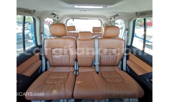 Buy Import Toyota Land Cruiser White Car in Import - Dubai in Ashanti Buy Import Toyota Land Cruiser White Car in Import - Dubai in Ashanti