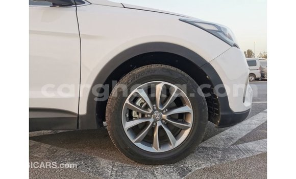 Sayi Imported Hyundai Santa Fe White Mota in Import - Dubai a Ashanti Sayi Imported Hyundai Santa Fe White Mota in Import - Dubai a Ashanti