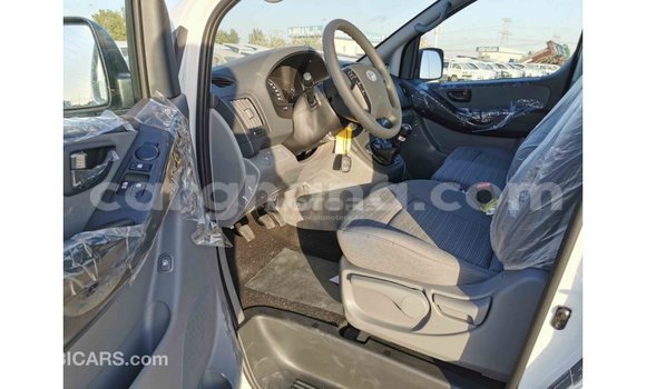 Buy Import Hyundai Cargo White Car in Import - Dubai in Ashanti Buy Import Hyundai Cargo White Car in Import - Dubai in Ashanti