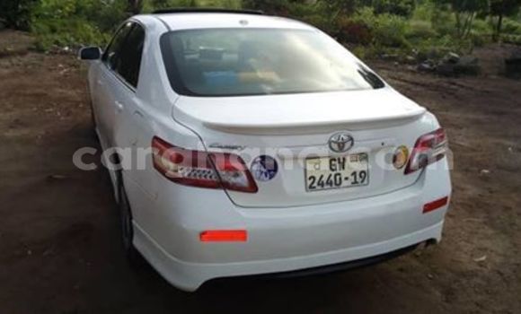 Sayi Na hannu Toyota Camry White Mota in Accra a Greater Accra Sayi Na hannu Toyota Camry White Mota in Accra a Greater Accra
