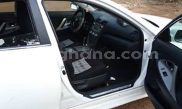 Sayi Na hannu Toyota Camry White Mota in Accra a Greater Accra Sayi Na hannu Toyota Camry White Mota in Accra a Greater Accra