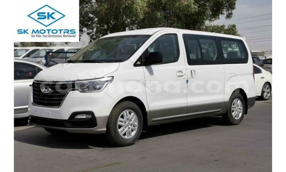 Buy Import Hyundai Accent White Car in Import - Dubai in Ashanti Buy Import Hyundai Accent White Car in Import - Dubai in Ashanti