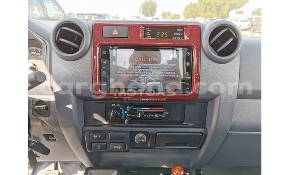 Sayi Imported Toyota Land Cruiser M Mota in Import - Dubai a Ashanti Sayi Imported Toyota Land Cruiser M Mota in Import - Dubai a Ashanti