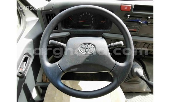 Ra Imported Toyota Coaster funfun Ọkọ̀ in Import - Dubai ni Ashanti Ra Imported Toyota Coaster funfun Ọkọ̀ in Import - Dubai ni Ashanti