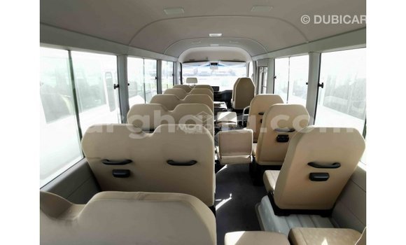 Ra Imported Toyota Coaster funfun Ọkọ̀ in Import - Dubai ni Ashanti Ra Imported Toyota Coaster funfun Ọkọ̀ in Import - Dubai ni Ashanti