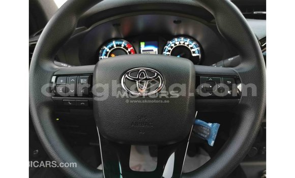 Sayi Imported Toyota Hilux White Mota in Import - Dubai a Ashanti Sayi Imported Toyota Hilux White Mota in Import - Dubai a Ashanti
