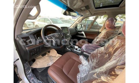Ra Imported Toyota Land Cruiser funfun Ọkọ̀ in Import - Dubai ni Ashanti Ra Imported Toyota Land Cruiser funfun Ọkọ̀ in Import - Dubai ni Ashanti