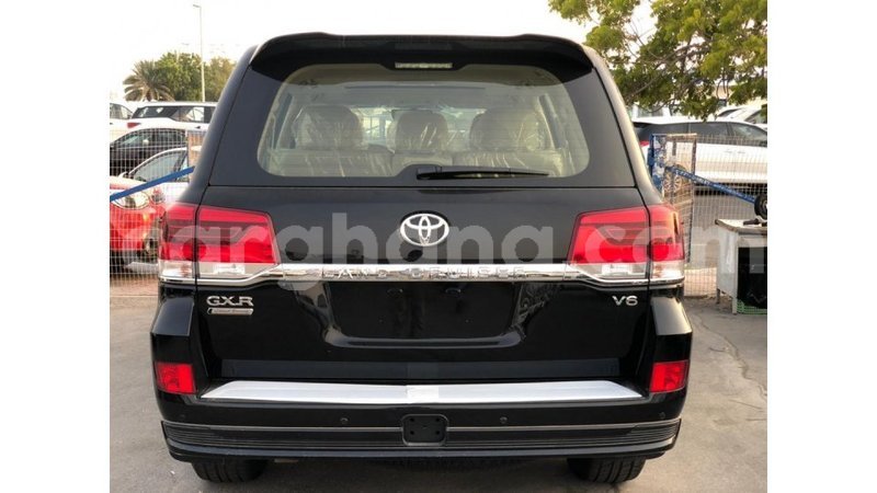 Big with watermark toyota land cruiser ashanti import dubai 21044