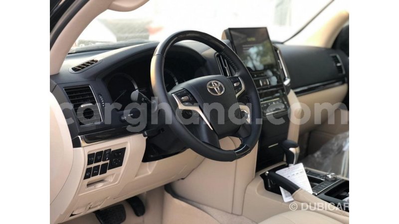 Big with watermark toyota land cruiser ashanti import dubai 21044