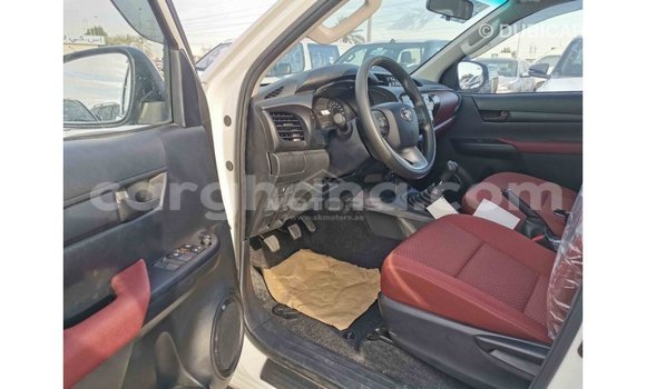 Buy Import Toyota Hilux White Car in Import - Dubai in Ashanti Buy Import Toyota Hilux White Car in Import - Dubai in Ashanti