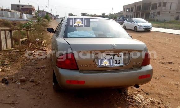 Ra Àlòkù Nissan Altima funfun Ọkọ̀ in Accra ni Greater Accra Ra Àlòkù Nissan Altima funfun Ọkọ̀ in Accra ni Greater Accra