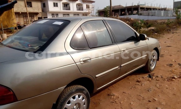 Ra Àlòkù Nissan Altima funfun Ọkọ̀ in Accra ni Greater Accra Ra Àlòkù Nissan Altima funfun Ọkọ̀ in Accra ni Greater Accra