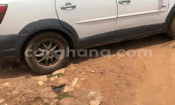 Buy Used Pontiac Vibe White Car in Accra in Greater Accra