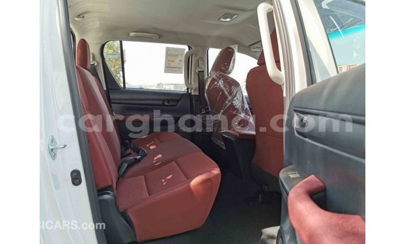 Ra Imported Toyota Hilux funfun Ọkọ̀ in Import - Dubai ni Ashanti Ra Imported Toyota Hilux funfun Ọkọ̀ in Import - Dubai ni Ashanti