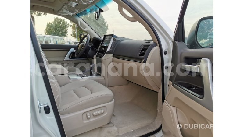 Big with watermark toyota land cruiser ashanti import dubai 21115