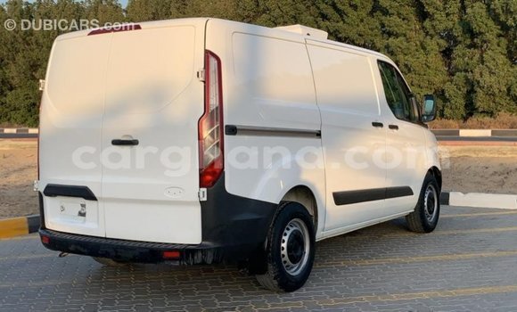 Sayi Imported FORD MUSTANG White Mota in Import - Dubai a Ashanti Sayi Imported FORD MUSTANG White Mota in Import - Dubai a Ashanti