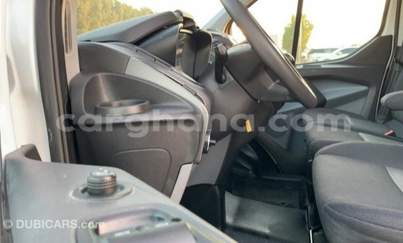 Sayi Imported FORD MUSTANG White Mota in Import - Dubai a Ashanti Sayi Imported FORD MUSTANG White Mota in Import - Dubai a Ashanti