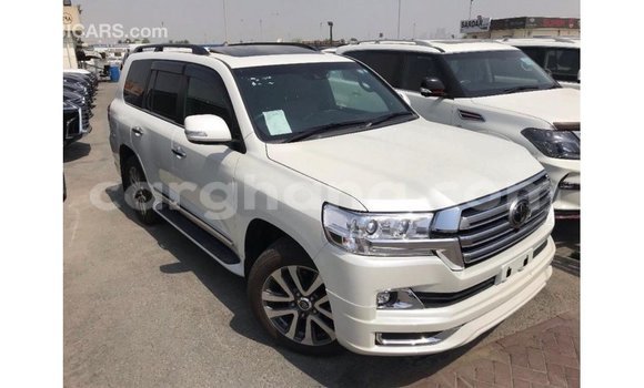 Buy Import Toyota Land Cruiser White Car in Import - Dubai in Ashanti Buy Import Toyota Land Cruiser White Car in Import - Dubai in Ashanti