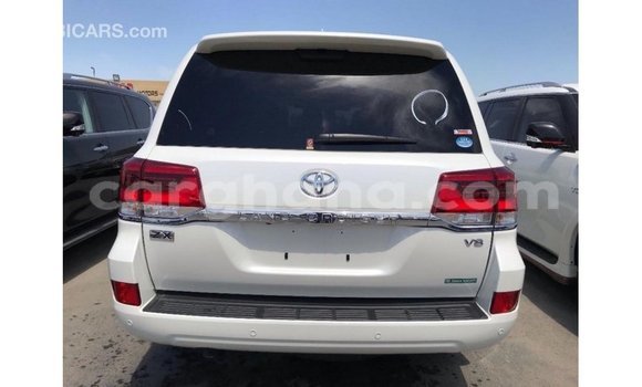 Ra Imported Toyota Land Cruiser funfun Ọkọ̀ in Import - Dubai ni Ashanti Ra Imported Toyota Land Cruiser funfun Ọkọ̀ in Import - Dubai ni Ashanti