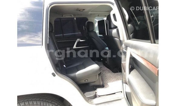 Ra Imported Toyota Land Cruiser funfun Ọkọ̀ in Import - Dubai ni Ashanti Ra Imported Toyota Land Cruiser funfun Ọkọ̀ in Import - Dubai ni Ashanti