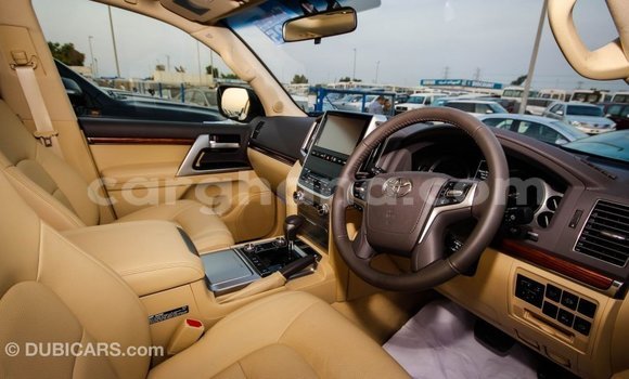 Ra Imported Toyota Land Cruiser funfun Ọkọ̀ in Import - Dubai ni Ashanti Ra Imported Toyota Land Cruiser funfun Ọkọ̀ in Import - Dubai ni Ashanti