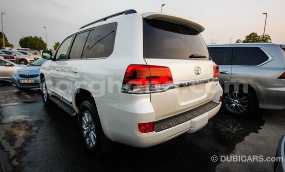 Ra Imported Toyota Land Cruiser funfun Ọkọ̀ in Import - Dubai ni Ashanti Ra Imported Toyota Land Cruiser funfun Ọkọ̀ in Import - Dubai ni Ashanti