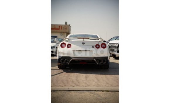 Ra Imported Nissan GT-R funfun Ọkọ̀ in Import - Dubai ni Ashanti Ra Imported Nissan GT-R funfun Ọkọ̀ in Import - Dubai ni Ashanti