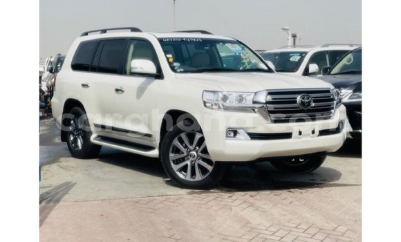 Ra Imported Toyota Land Cruiser funfun Ọkọ̀ in Import - Dubai ni Ashanti Ra Imported Toyota Land Cruiser funfun Ọkọ̀ in Import - Dubai ni Ashanti