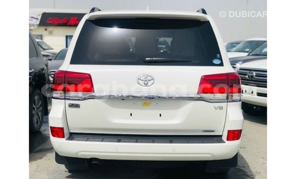 Ra Imported Toyota Land Cruiser funfun Ọkọ̀ in Import - Dubai ni Ashanti Ra Imported Toyota Land Cruiser funfun Ọkọ̀ in Import - Dubai ni Ashanti