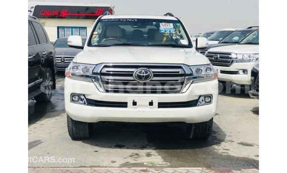 Ra Imported Toyota Land Cruiser funfun Ọkọ̀ in Import - Dubai ni Ashanti Ra Imported Toyota Land Cruiser funfun Ọkọ̀ in Import - Dubai ni Ashanti