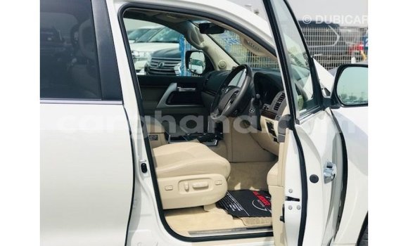 Ra Imported Toyota Land Cruiser funfun Ọkọ̀ in Import - Dubai ni Ashanti Ra Imported Toyota Land Cruiser funfun Ọkọ̀ in Import - Dubai ni Ashanti