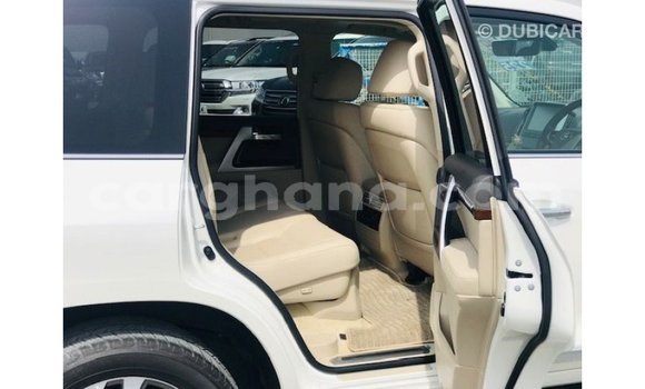 Ra Imported Toyota Land Cruiser funfun Ọkọ̀ in Import - Dubai ni Ashanti Ra Imported Toyota Land Cruiser funfun Ọkọ̀ in Import - Dubai ni Ashanti