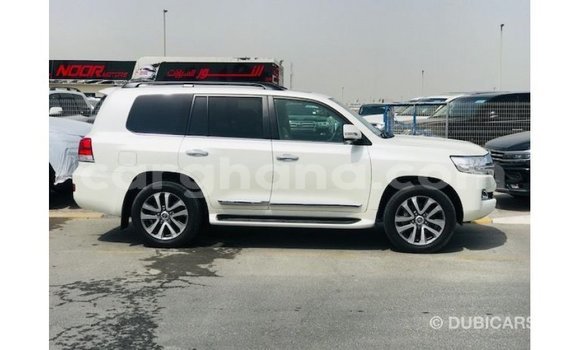 Ra Imported Toyota Land Cruiser funfun Ọkọ̀ in Import - Dubai ni Ashanti Ra Imported Toyota Land Cruiser funfun Ọkọ̀ in Import - Dubai ni Ashanti