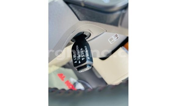 Ra Imported Toyota Land Cruiser funfun Ọkọ̀ in Import - Dubai ni Ashanti Ra Imported Toyota Land Cruiser funfun Ọkọ̀ in Import - Dubai ni Ashanti