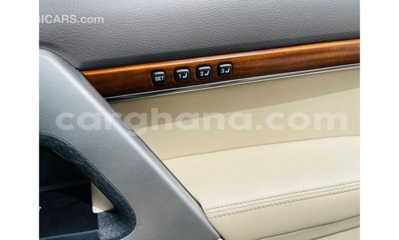 Ra Imported Toyota Land Cruiser funfun Ọkọ̀ in Import - Dubai ni Ashanti Ra Imported Toyota Land Cruiser funfun Ọkọ̀ in Import - Dubai ni Ashanti