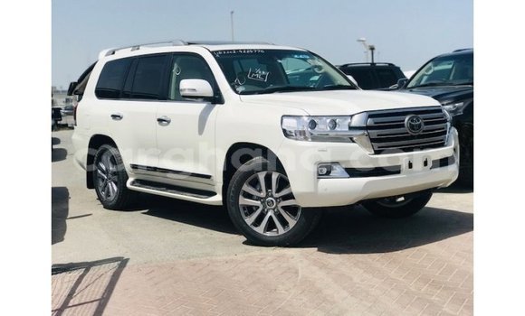 Ra Imported Toyota Land Cruiser funfun Ọkọ̀ in Import - Dubai ni Ashanti Ra Imported Toyota Land Cruiser funfun Ọkọ̀ in Import - Dubai ni Ashanti