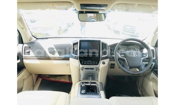 Ra Imported Toyota Land Cruiser funfun Ọkọ̀ in Import - Dubai ni Ashanti Ra Imported Toyota Land Cruiser funfun Ọkọ̀ in Import - Dubai ni Ashanti