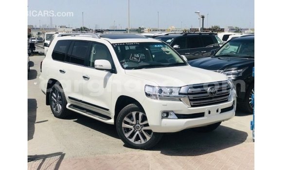 Ra Imported Toyota Land Cruiser funfun Ọkọ̀ in Import - Dubai ni Ashanti Ra Imported Toyota Land Cruiser funfun Ọkọ̀ in Import - Dubai ni Ashanti