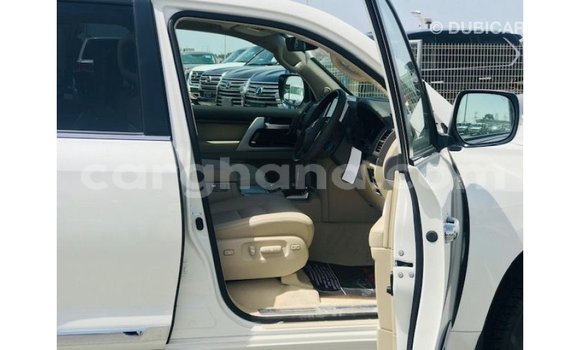 Ra Imported Toyota Land Cruiser funfun Ọkọ̀ in Import - Dubai ni Ashanti Ra Imported Toyota Land Cruiser funfun Ọkọ̀ in Import - Dubai ni Ashanti