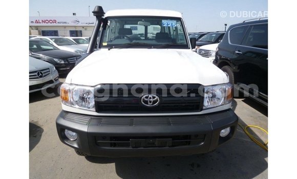 Buy Import Toyota Land Cruiser White Car in Import - Dubai in Ashanti Buy Import Toyota Land Cruiser White Car in Import - Dubai in Ashanti