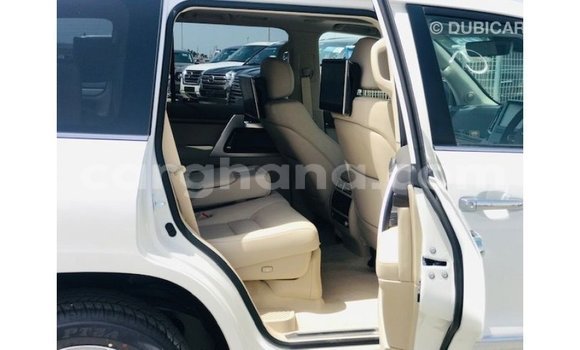 Ra Imported Toyota Land Cruiser funfun Ọkọ̀ in Import - Dubai ni Ashanti Ra Imported Toyota Land Cruiser funfun Ọkọ̀ in Import - Dubai ni Ashanti