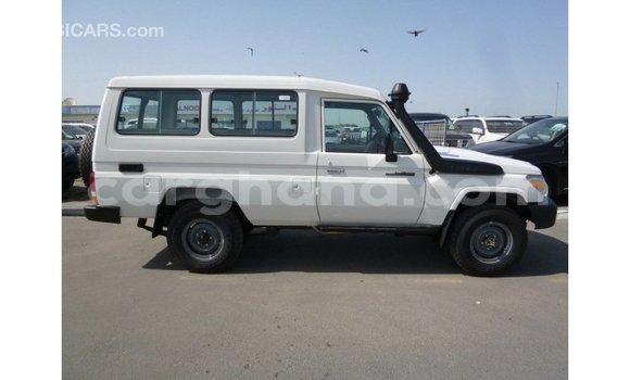 Buy Import Toyota Land Cruiser White Car in Import - Dubai in Ashanti Buy Import Toyota Land Cruiser White Car in Import - Dubai in Ashanti