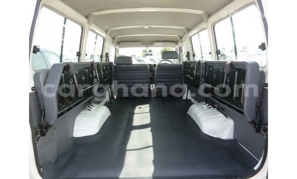 Buy Import Toyota Land Cruiser White Car in Import - Dubai in Ashanti Buy Import Toyota Land Cruiser White Car in Import - Dubai in Ashanti