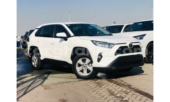 Sayi Imported Toyota 4Runner White Mota in Import - Dubai a Ashanti Sayi Imported Toyota 4Runner White Mota in Import - Dubai a Ashanti