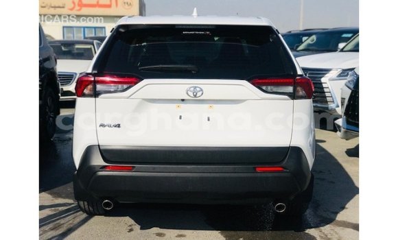 Sayi Imported Toyota 4Runner White Mota in Import - Dubai a Ashanti Sayi Imported Toyota 4Runner White Mota in Import - Dubai a Ashanti