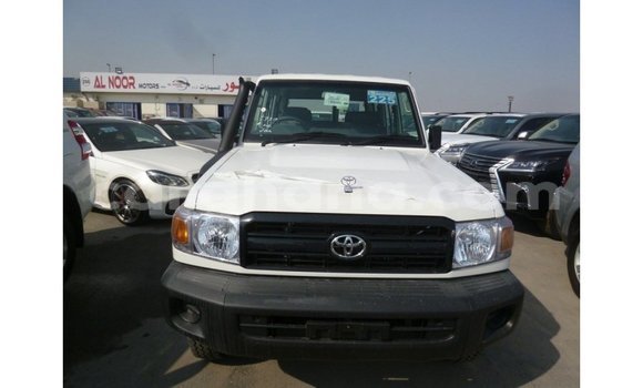 Buy Import Toyota Land Cruiser White Car in Import - Dubai in Ashanti Buy Import Toyota Land Cruiser White Car in Import - Dubai in Ashanti