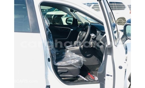 Sayi Imported Toyota 4Runner White Mota in Import - Dubai a Ashanti Sayi Imported Toyota 4Runner White Mota in Import - Dubai a Ashanti